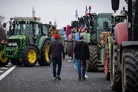 French Farmers Block The A10 Highway - Limours
