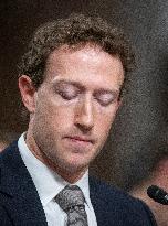 Meta Boss Zuckerberg Apologises To Families - Washington