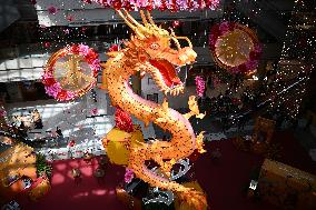 SINGAPORE-CHINESE NEW YEAR-DRAGON-DECORATION