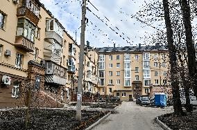 Restoring apartment block in Zaporizhzhia
