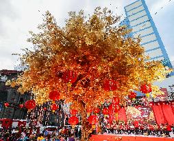 THE PHILIPPINES-MANILA-PROSPERITY TREE-CHINESE LUNAR NEW TEAR