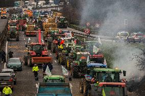 Farmers Lift The Blockade On A6 Motorway - Chilly Mazarin