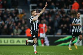 Newcastle United v Luton Town - Premier League