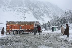 Fresh Snowfall In Higher Reaches In Kashmir