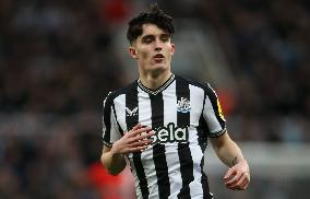 Newcastle United v Luton Town - Premier League