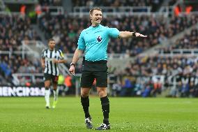 Newcastle United v Luton Town - Premier League