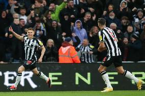 Newcastle United v Luton Town - Premier League