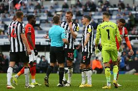 Newcastle United v Luton Town - Premier League