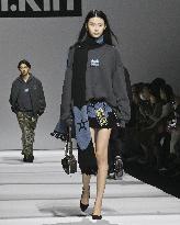 Fashion show for S. Korean abductees and captives