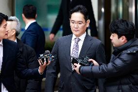 Jay Y. Lee, Samsung Electronics Chairman, Acquitted In First Trial