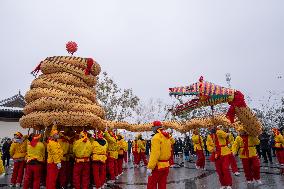 Dragon Lantern Performance in Hefei