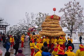 Dragon Lantern Performance in Hefei