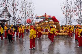 Dragon Lantern Performance in Hefei