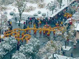 Dragon Lantern Performance in Hefei