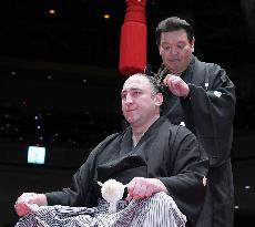 Georgian former ozeki Tochinoshin's topknot cutting ceremony