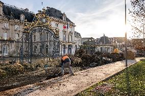 Cleaning Up After Farmers' Protests - Troyes