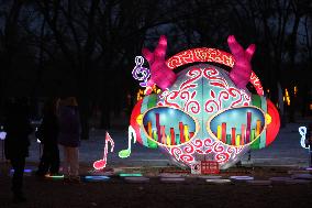 Dragon-themed Lanterns Fair at Summer Resort