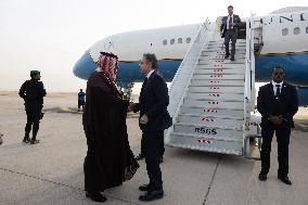 Blinken Meets MBS Amid Heightened Mideast Tensions - Riyadh