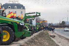 Tractors Block Spanish Roads To Demand Improvements In The Sector