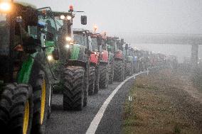 Tractors Block Spanish Roads To Demand Improvements In The Sector