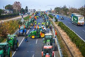 Tractors Block Spanish Roads To Demand Improvements In The Sector