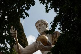 At Villa Caffarelli In Rome, The Extraordinary Reconstruction Of The Colossus In 1:1 Scale.