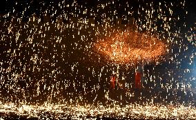 Folk Artists Perform Traditional Fireworks in Handan