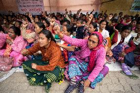 Mid-Day Meal Employees Protest In India