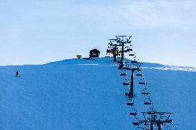 Climate Change Impact: European Ski Slopes Increasingly Depend on Artificial Snow