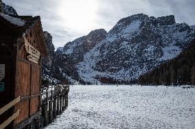 Lake Braies: Thin Ice Alerts Amid Mild Italian Winter