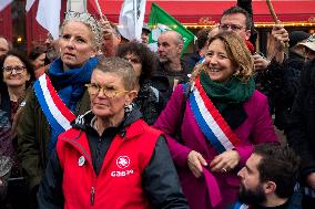 Rally Of Organic Farmers In Front Of The National Assembly - Paris