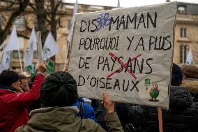 Rally Of Organic Farmers In Front Of The National Assembly - Paris