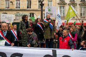 Rally Of Organic Farmers In Front Of The National Assembly - Paris