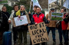 Rally Of Organic Farmers In Front Of The National Assembly - Paris