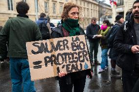 Rally Of Organic Farmers In Front Of The National Assembly - Paris