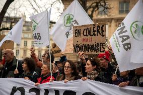 Rally Of Organic Farmers In Front Of The National Assembly - Paris