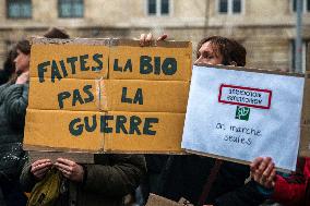 Rally Of Organic Farmers In Front Of The National Assembly - Paris