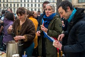 Rally Of Organic Farmers In Front Of The National Assembly - Paris