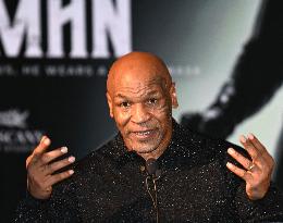 Mike Tyson Press Conference - Turin