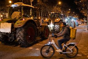 Some Catalan Farmers Sleep In Barcelona.