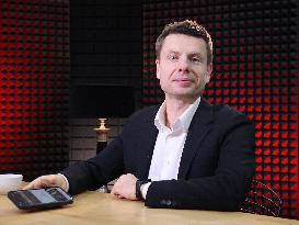 Oleksii Honcharenko featured in Leshchenko Asks program by Ukrinform