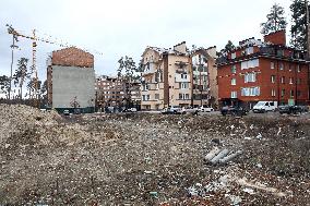 Restoration of war-damaged high-rise buildings in Irpin