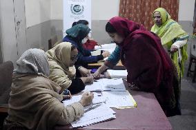 PAKISTAN-LAHORE-ELECTION-VOTE