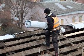 Repair of buildings damaged by Russian shelling continues in Kharkiv