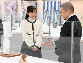 Princess Kako visits craft exhibition