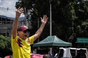 Supporters of President Gustavo Petro Demand for the Election of a New Prosecutor in Colombia