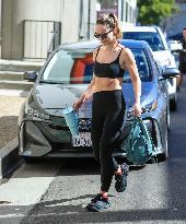 Olivia Wilde Shows Off Her Toned Abs - LA