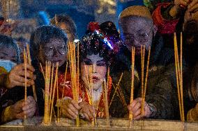 Hong Kong Lunar New Year Wong Tai Sin Temple First Incense
