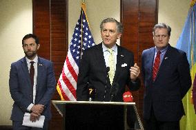 US Congress delegation gives press briefing in Kyiv