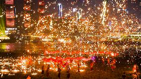 CHINA-CHONGQING-LUNAR NEW YEAR-EVE-CELEBRATION (CN)